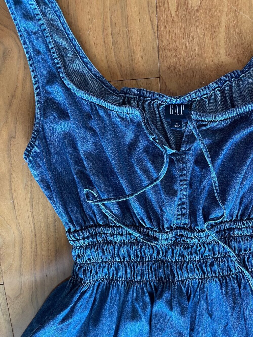 GAP tie-front smocked waist mini dress. Perfect for concerts! - Picture 4 of 8